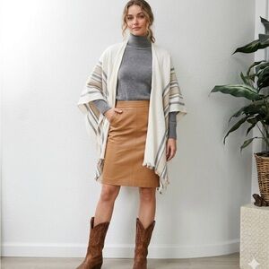 NWT Time & Tru Southwestern Striped Fringed Serape Poncho Shawl Cream Tan Gray